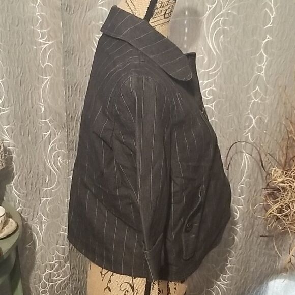 Larry Levine Petite Stretch Jacket - Picture 2 of 4